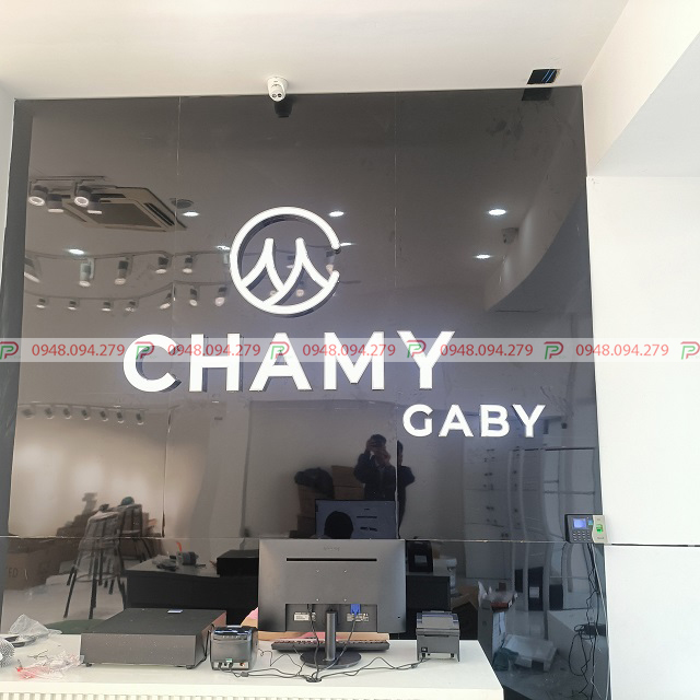 Lắp đặt cổng từ an ninh 6012 ở shop quần áo Chamy Gaby ở quận 3